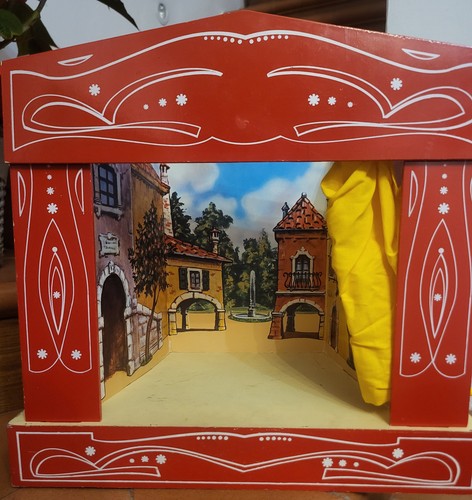 Teatrino legno con 6 - teatrino,