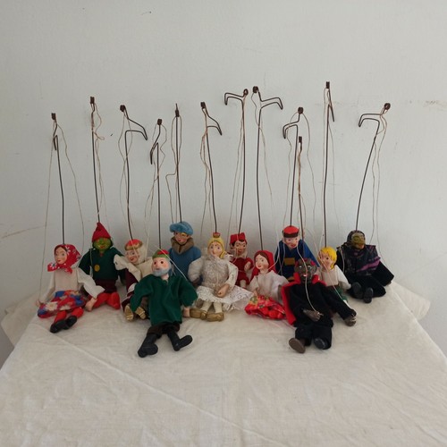 Marionette con personaggi - marionette,