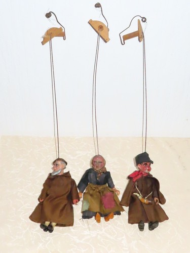 Tre antico marionette teatro - tre,